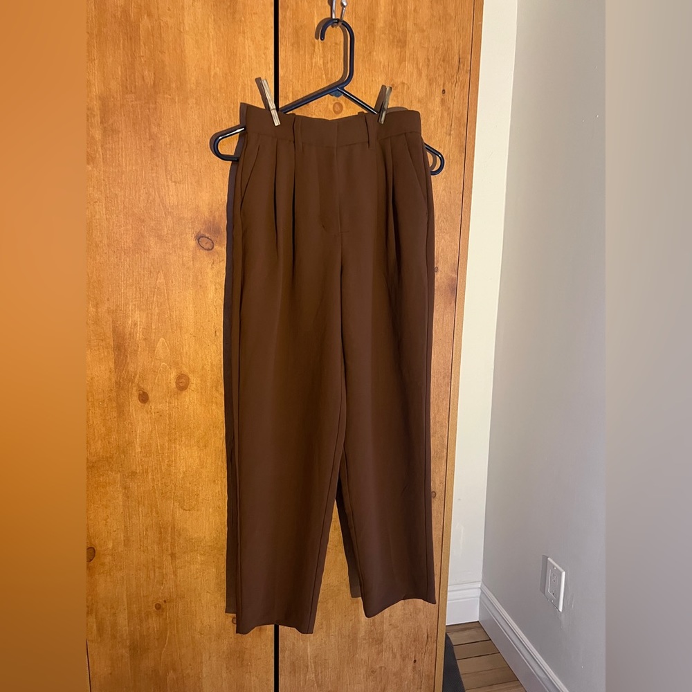 Aritzia Carrot Pant